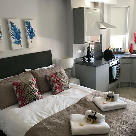 Berkshire Serviced Apartment Helena 12 Reading Eksteriør bilde